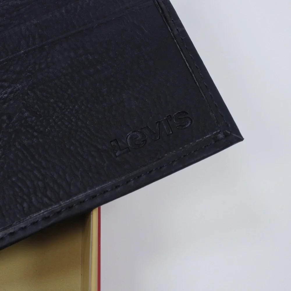 Levi's Men's RFID Blocking Passcase Bifold Leather Wallet - Black NIB